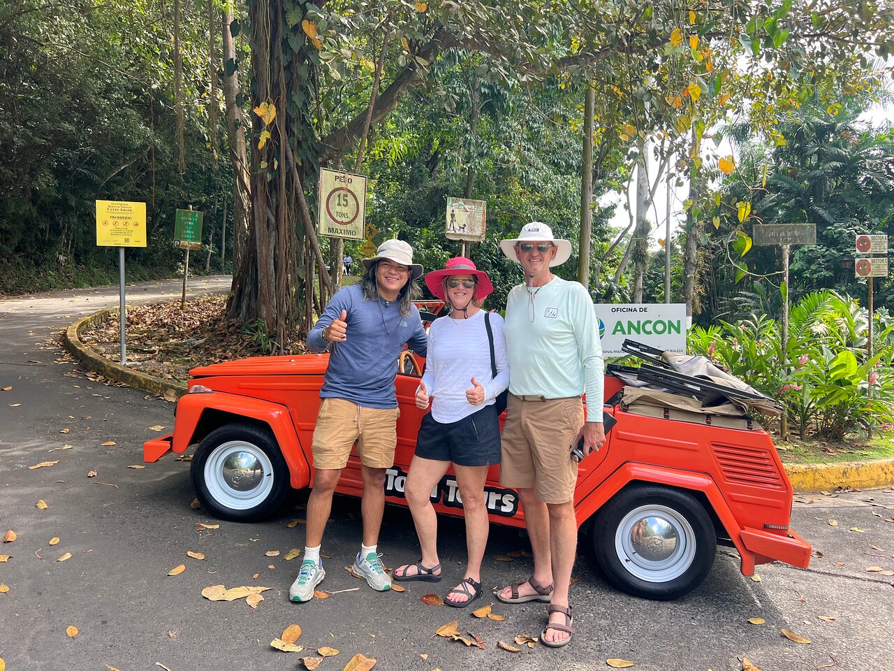 VW Safari tour in Panama City with Tomi Tours